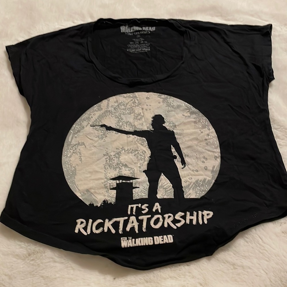 Walking dead shirt - “ It’s a Ricktatorship”